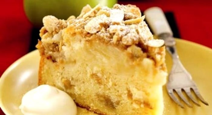 Шарлотка с яблоками в скороварке