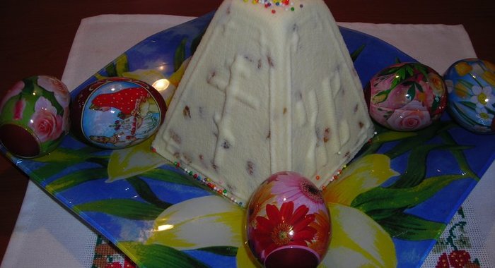 Пасха из печенья и творога