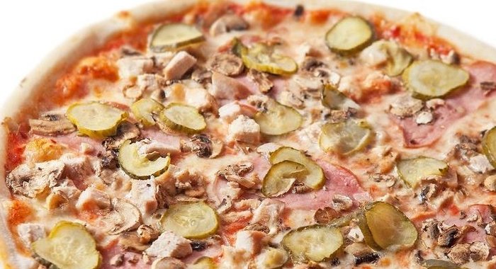 Пицца с курицей и ветчиной