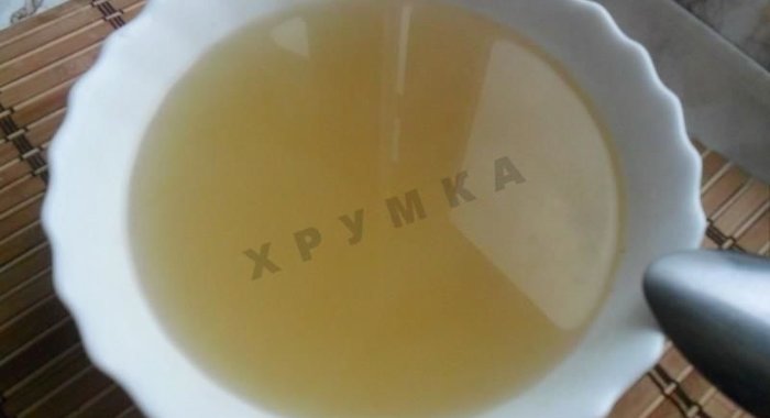 Прозрачный рыбный бульон