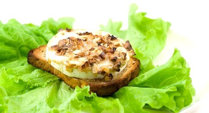 Тосты с сырно-ореховой массой