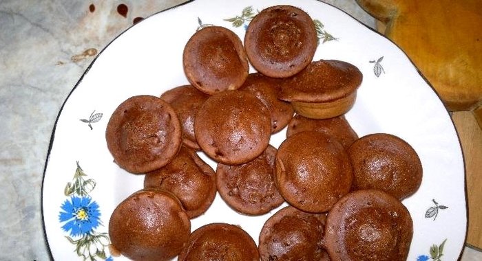 Шоколадные кексы в печке для кексов
