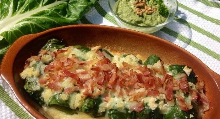 Запеченные голубцы из мангольда