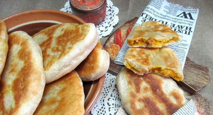 Пирожки на кислом молоке с горохом