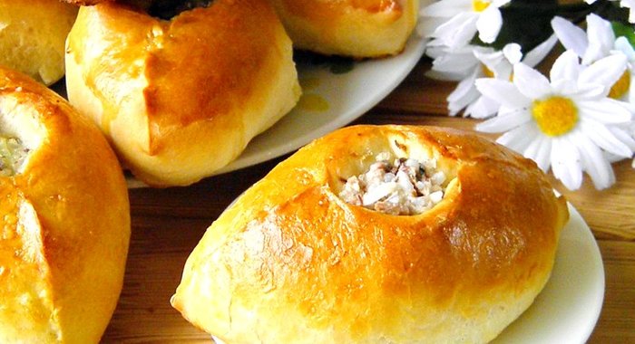 Расстегаи с сайрой и рисом