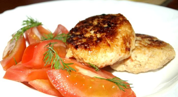 Куриные котлеты с помидорами