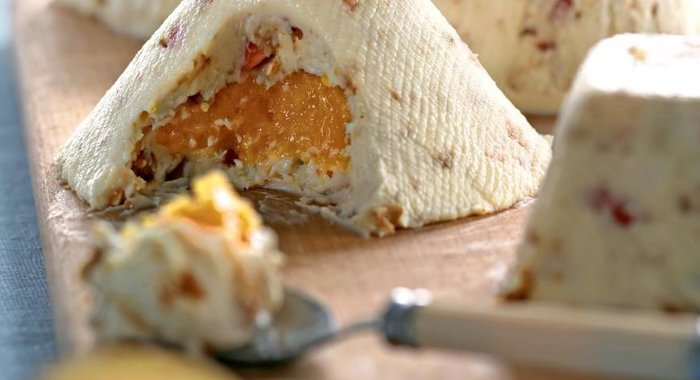 Пасха с абрикосовым соусом