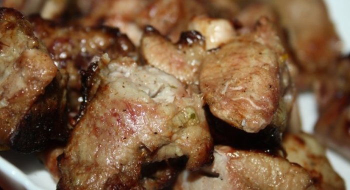 Острый свиной шашлык в маринаде из айрана