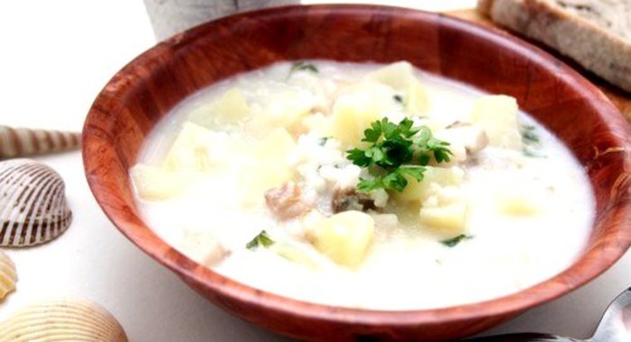Сливочный суп из рыбы с грибами и кольраби