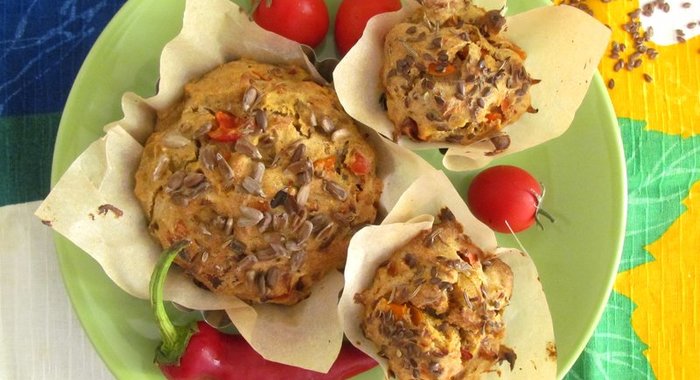 Пшенично-ржаные овощные кексы с чили