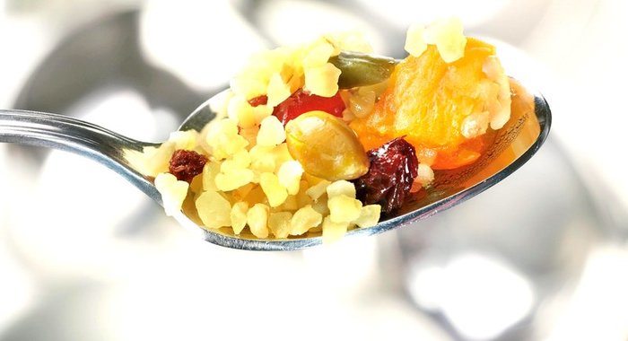 Каша из булгура с сухими фруктами и медом