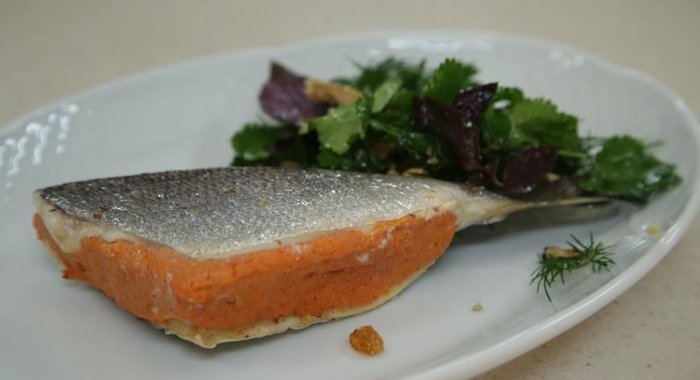 Дорада с муссом из печёных перцев