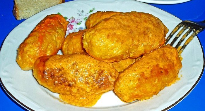 Тефтели мясные с пшеном в томатно-сметанном соусе