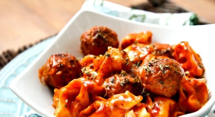 Куриные тефтели в томатном соусе