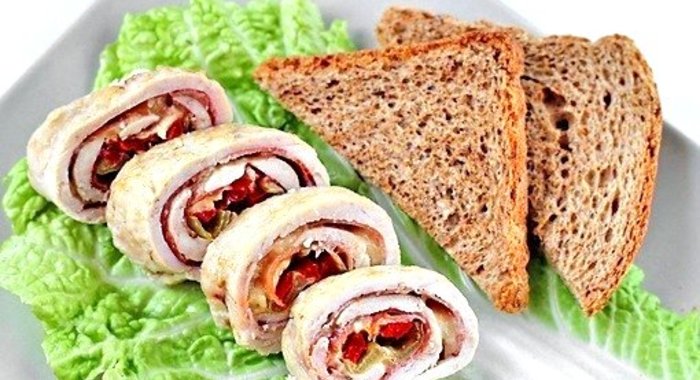 Куриные рулетики с ветчиной и сыром