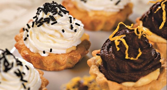 Песочные корзиночки с шоколадно-сливочным кремом