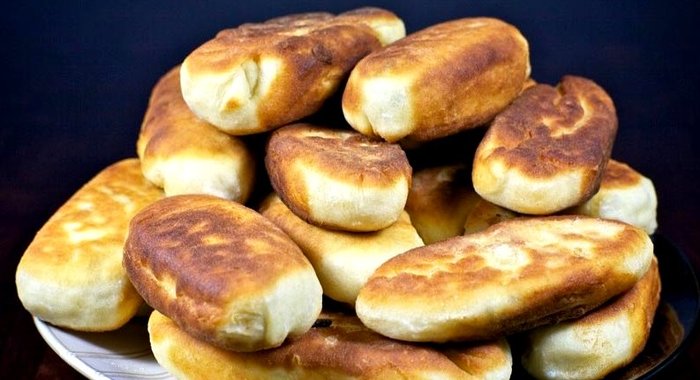 Пирожки, жареные на сковороде