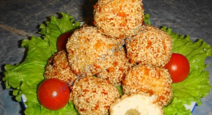 Шарики куриные с виноградом