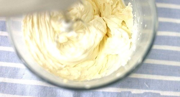 Простой творожный густой крем