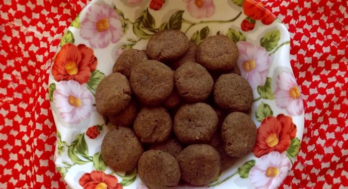 Шоколадное печенье с джемом