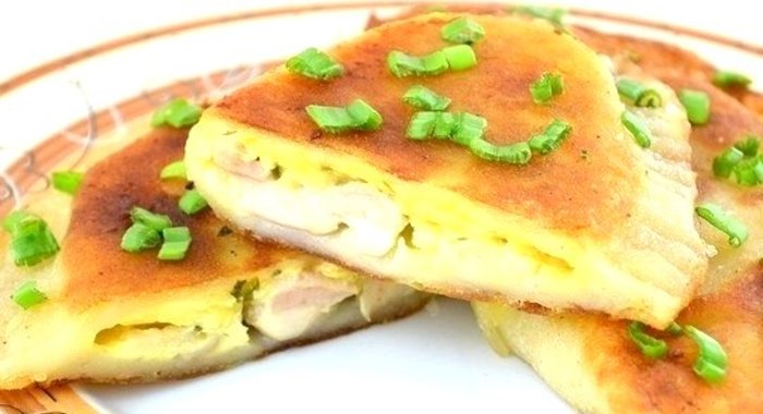 Пирожки с курицей и сыром
