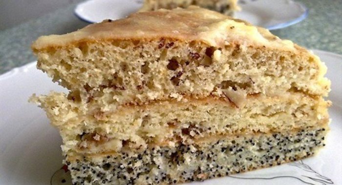 Шарлотка с маком и яблоками