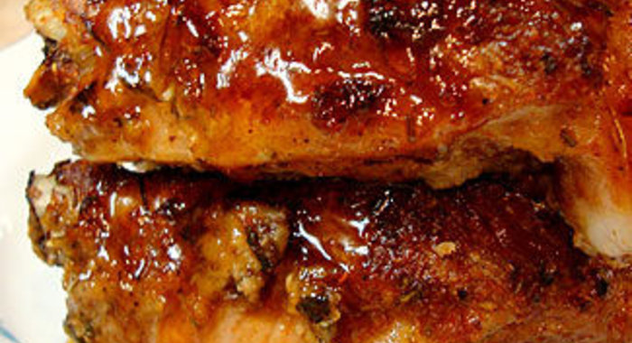 Свиные ребрышки в чесночно-луковом маринаде с карамельным соусом