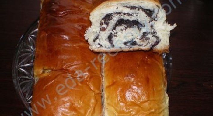 Сдобный рулет с маком