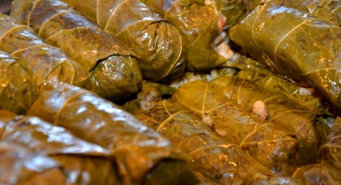 Крам (фаршированные виноградные листья)