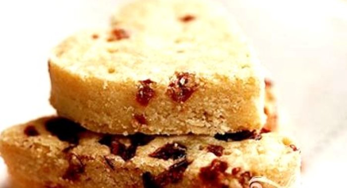 Печенье-сердечки с клюквой