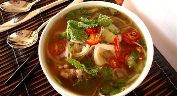 Вьетнамский суп «Фо» с курицей