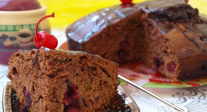 Шоколадно-вишнёвый кекс