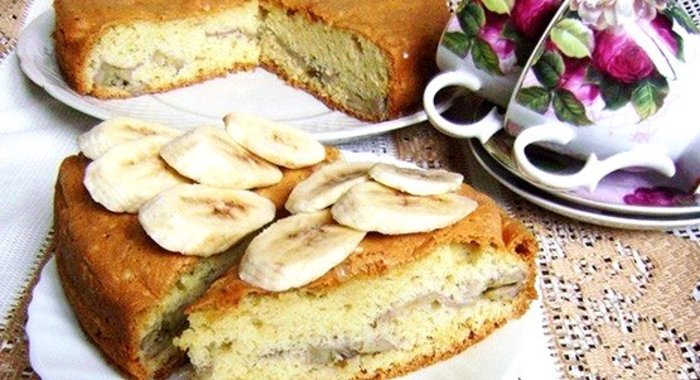 Шарлотка с бананом
