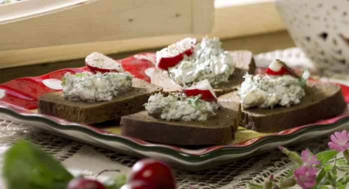 Бутерброд с творожной пастой