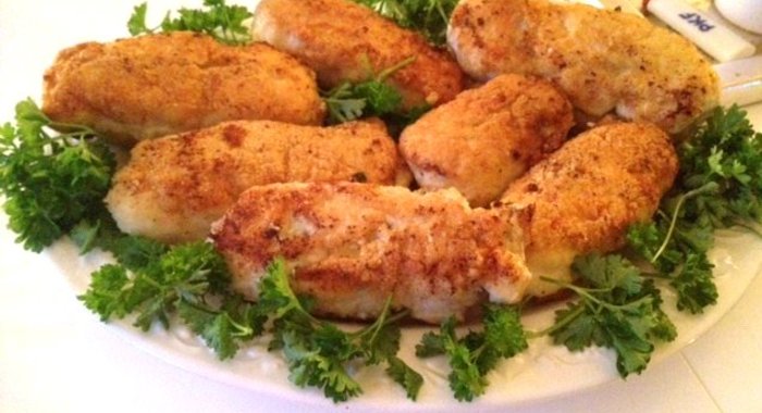 Котлеты по‑киевски с зеленым маслом