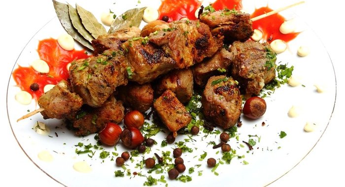 Шашлык свиной в кефире со сладким перцем и луком