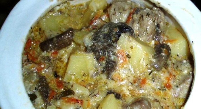 Жаркое с мясом и грибами