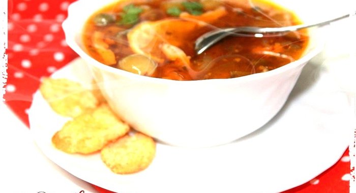 Сборная солянка на курином бульоне