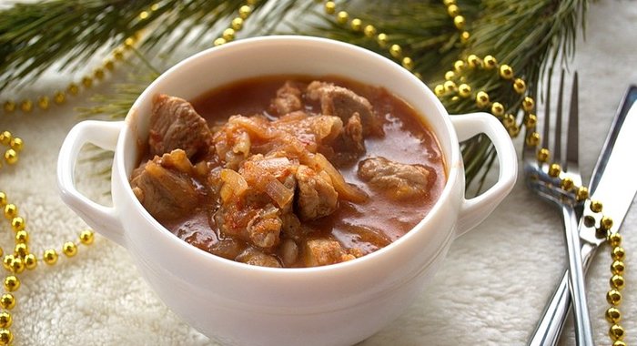 Гуляш из свиного окорока