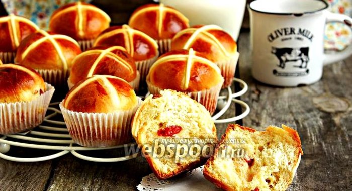 Пасхальные крестовые булочки