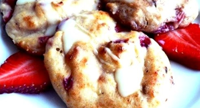 Сырники на сгущенке с клубникой и лавандой