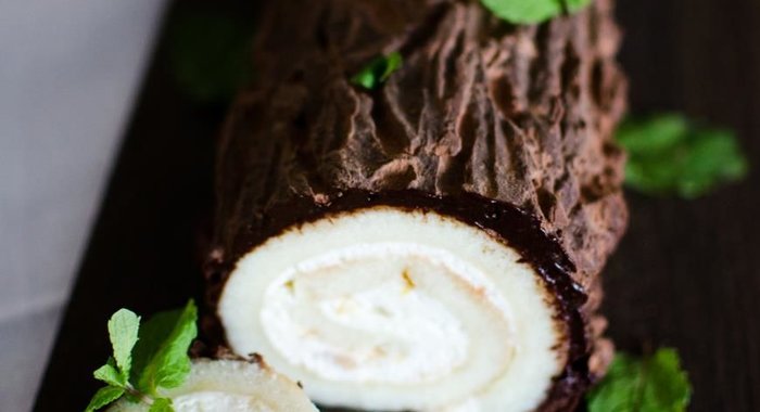 Рождественское полено с апельсиновым джемом