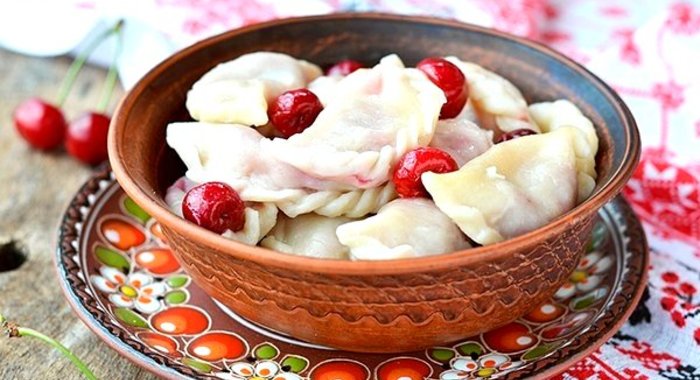 Вареники с вишнями (заварное тесто)