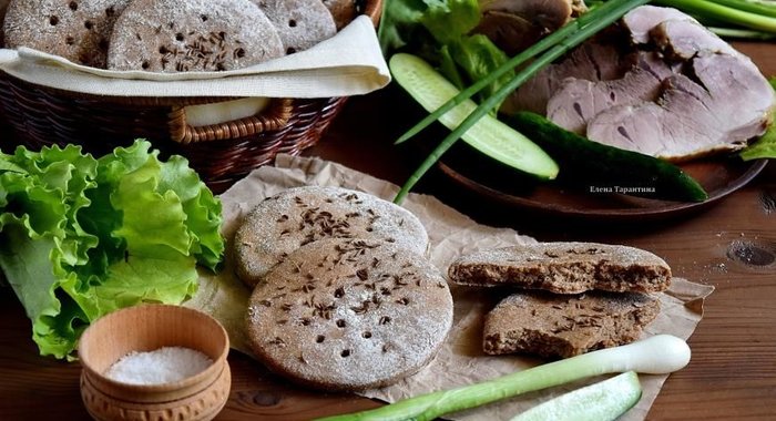 Лепешки ржаные с тмином