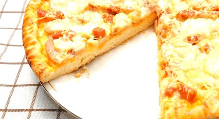 Яблочная пицца с ветчиной