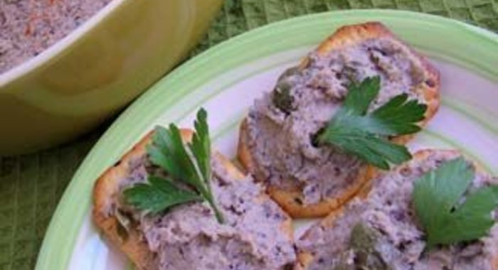 Паштет из фасоли с грибами и каперсами