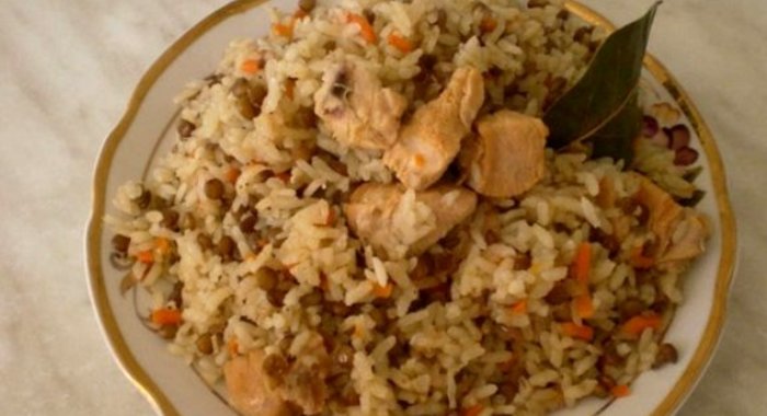 Плов из чечевицы с курицей