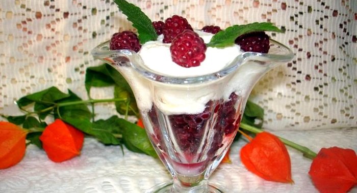 Мусс творожный с малиной