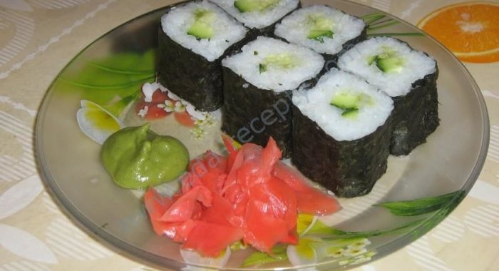 Постные роллы с огурцом