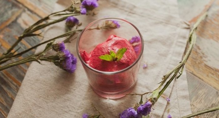 Мусс из черной смородины с мятой